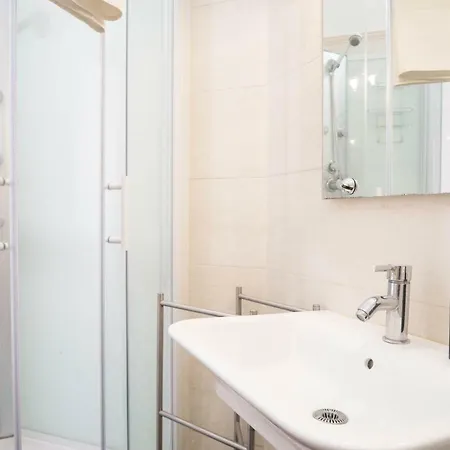 No Limit Alfama 2* Lisbona